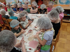 Всемирный День пельменя Всемирный День пельменя.
